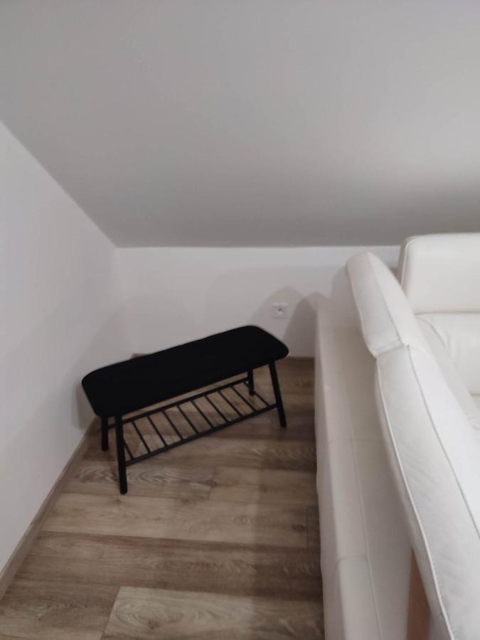 Apartman Tulipan Hnusta Exterior foto