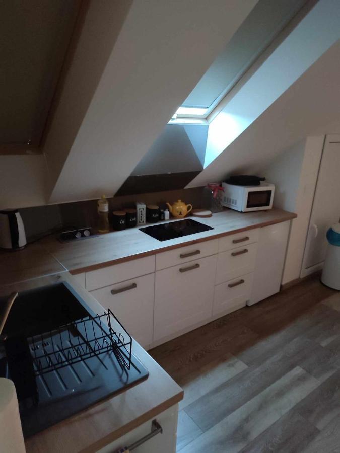 Apartman Tulipan Hnusta Exterior foto