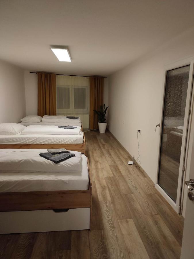 Apartman Tulipan Hnusta Exterior foto